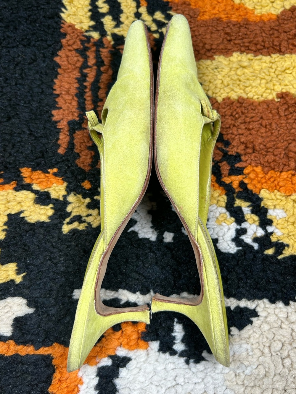 MANOLO BLAHNIK, suede lime, kitten heels!! - Picture 7 of 12